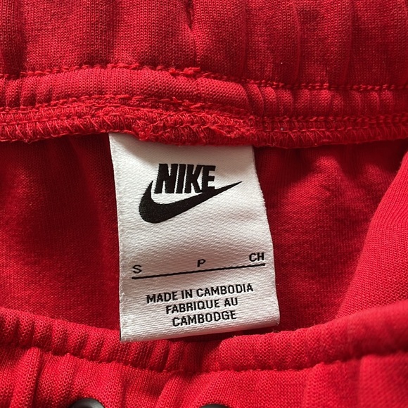 Red Nike Tech tracksuit (Pants), Size Small Men’s. - Picture 4 of 4